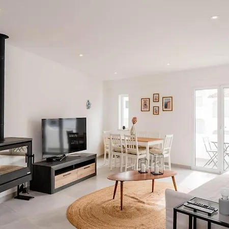 شقة Carvoeiro Roof Top Apartment, Next To The Beach! *